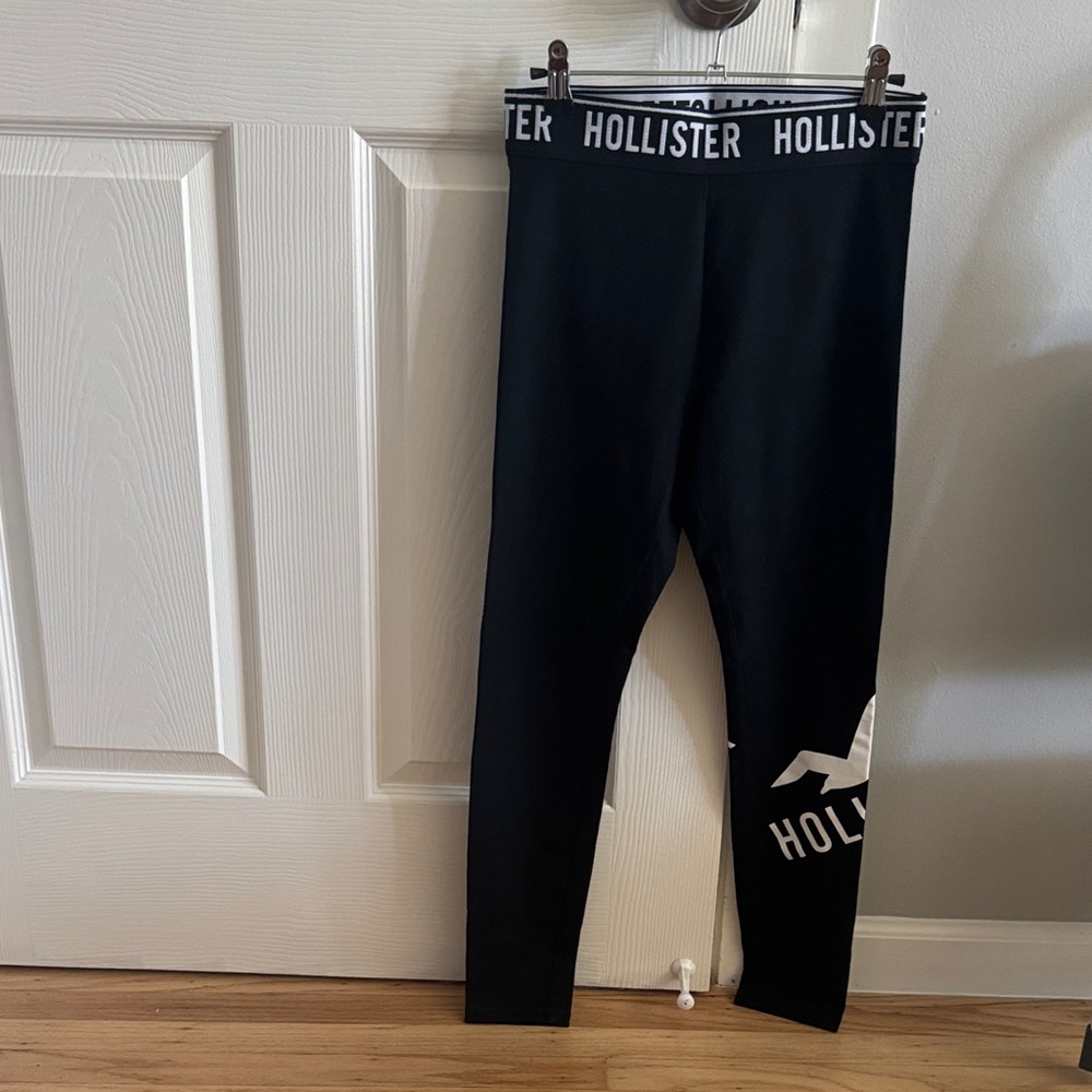 Hollister Black Logo Waistband Leggings with White Side Graphic